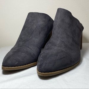 American eagle Mu size 8 1/2 gray casual work wear